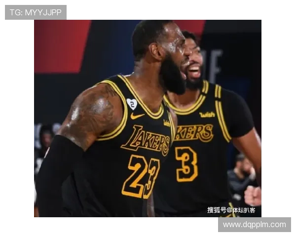 米特里策妻子怒斥对手犯规不断 米特里策妻子怒斥对手犯规不断